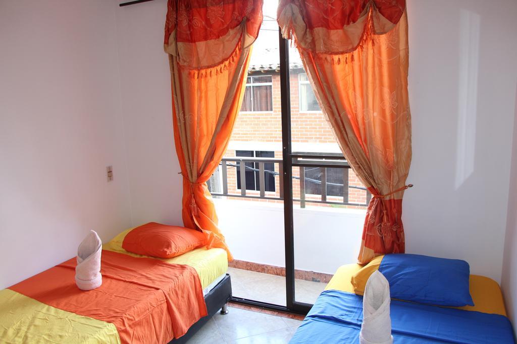 Habitaciones En เมเดยิน ภายนอก รูปภาพ
